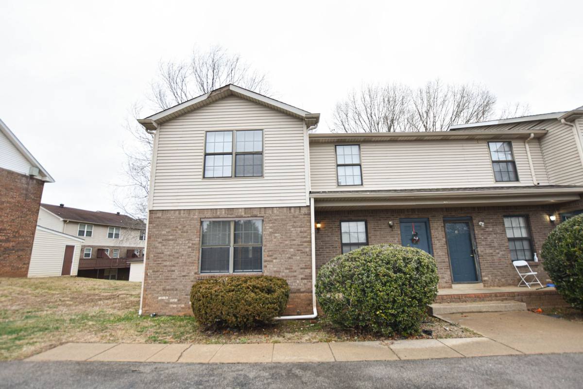 Apartment for rent at 1533 E Knollwood Circle, Clarksville, TN 37043