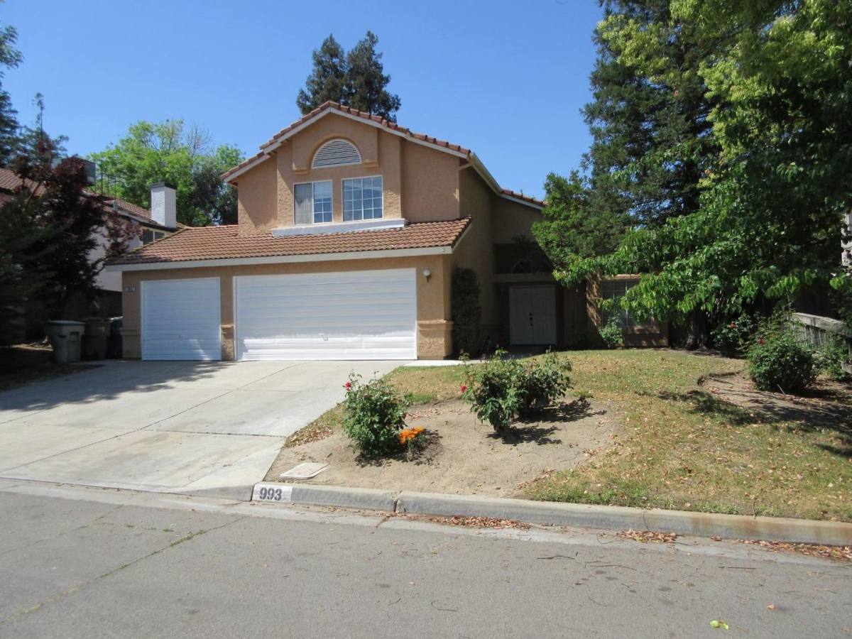 House for rent at 993 E Edgemont Dr, Fresno, CA 93720