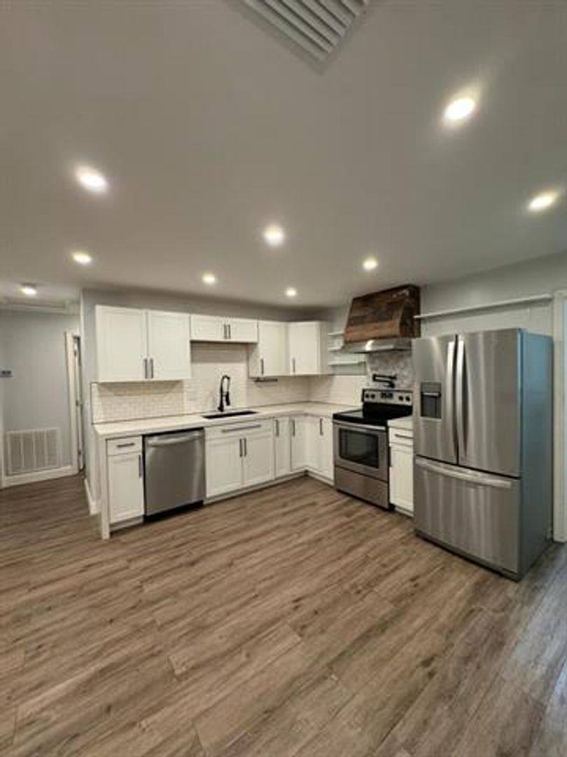 House for rent at 9422 SW 51st St, Fort Lauderdale, FL 33328
