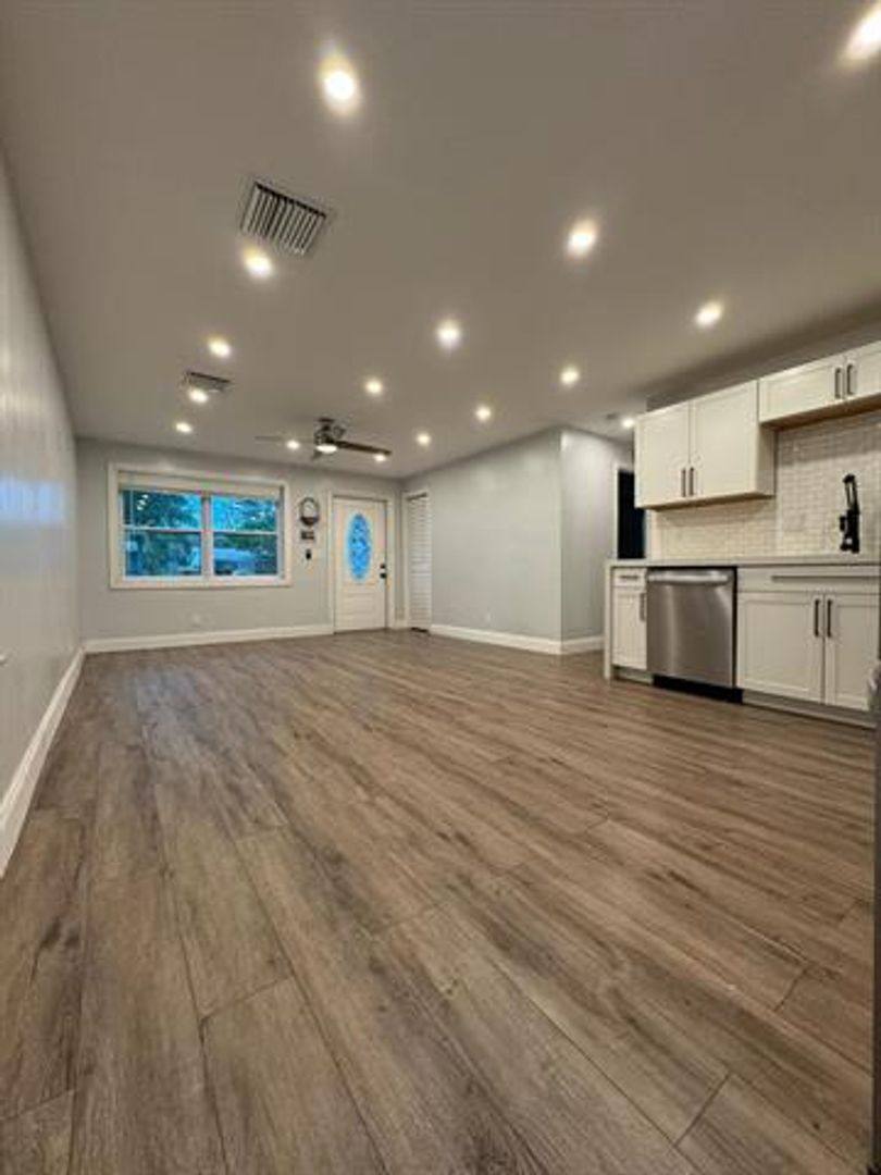 House for rent at 9422 SW 51st St, Fort Lauderdale, FL 33328