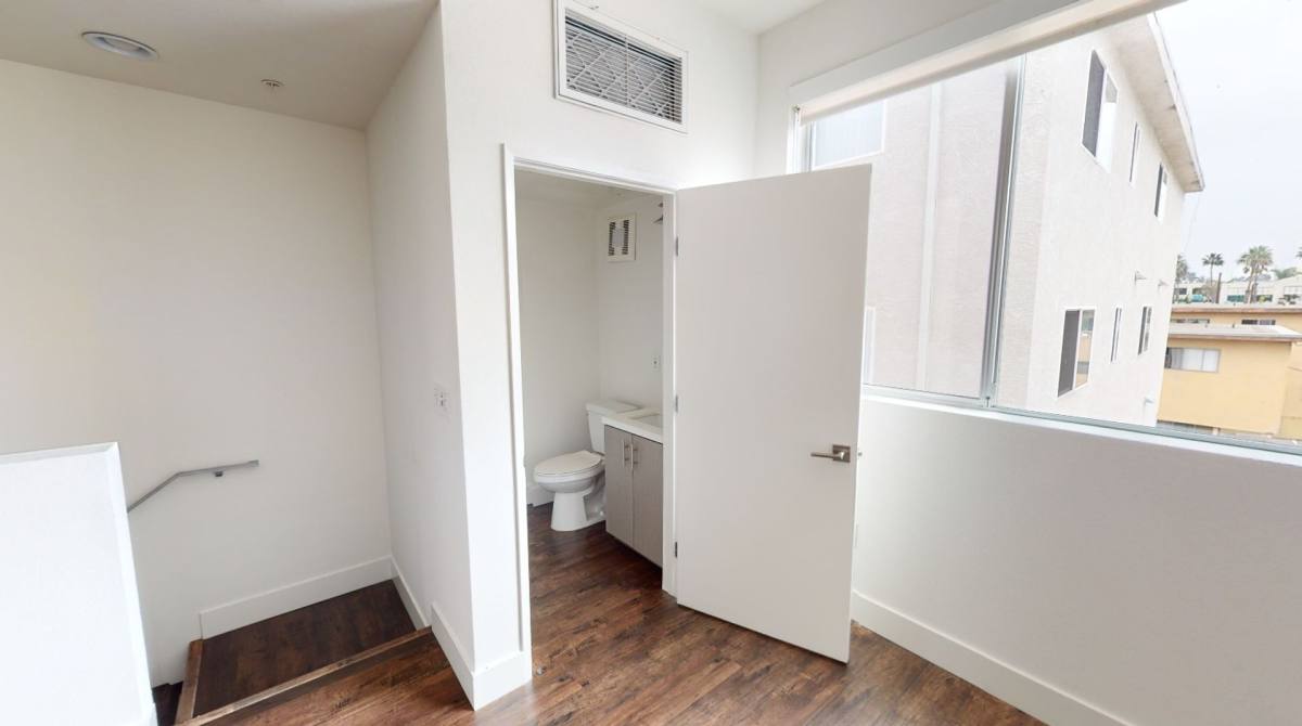 Apartment for rent at 4270 S Lindblade Dr, Los Angeles, CA 90066