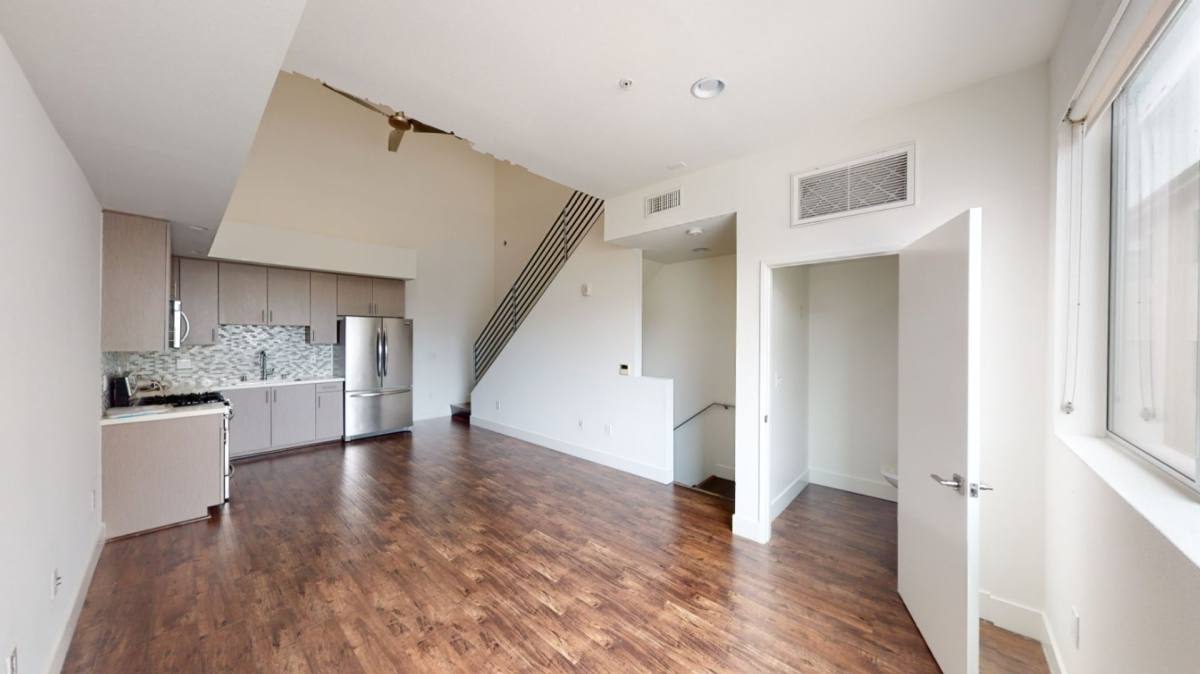 Apartment for rent at 4270 S Lindblade Dr, Los Angeles, CA 90066