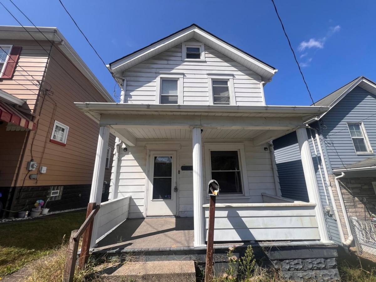 House for rent at 925 Leeds Ave, Monessen, PA 15062