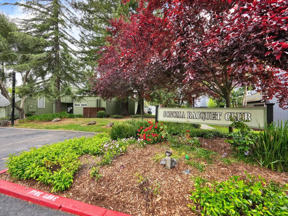 Condo for rent at 658 Racquet Club Circle, Rohnert Park, CA 94928