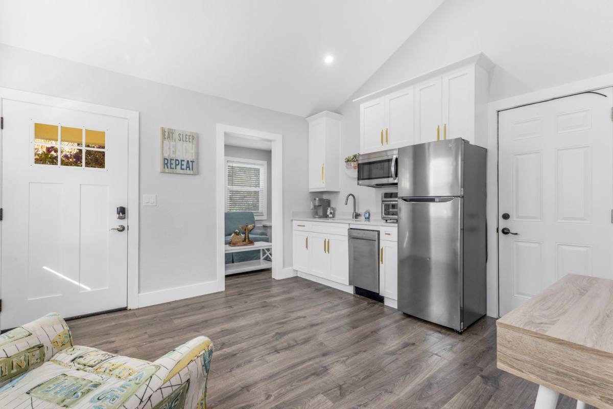 Apartment for rent at 105 17th Ave SE, Saint Petersburg, FL 33701