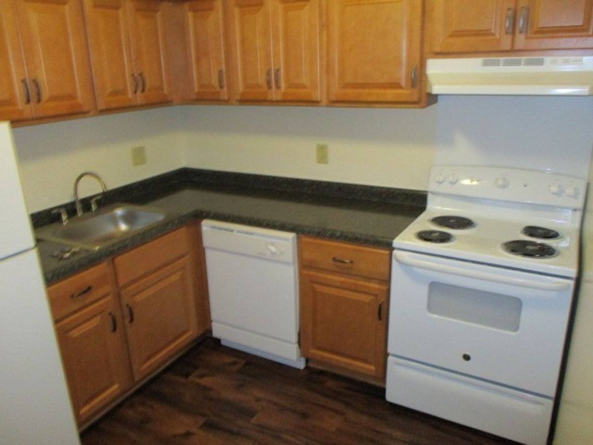 Apartment for rent at 500 Lee Dr, Coraopolis, PA 15108