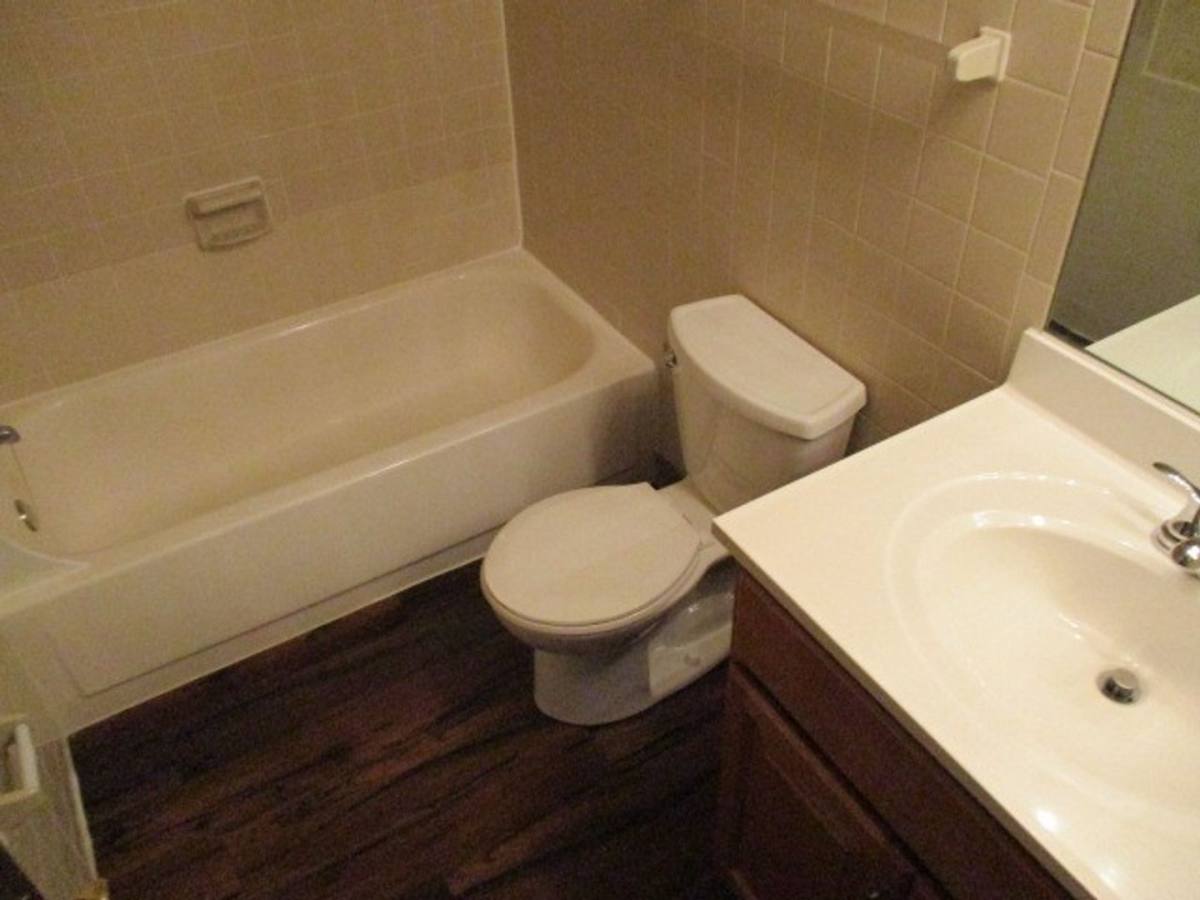 Apartment for rent at 500 Lee Dr, Coraopolis, PA 15108