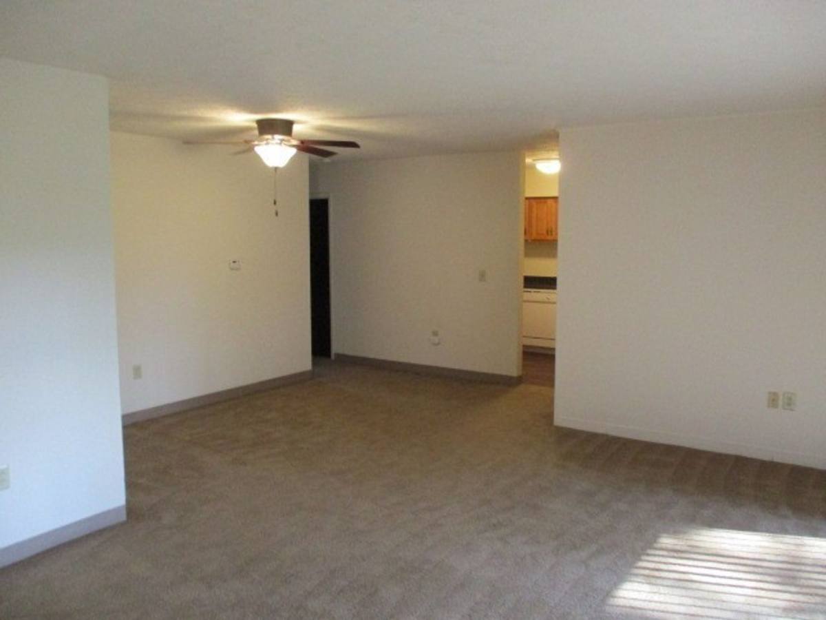 Apartment for rent at 500 Lee Dr, Coraopolis, PA 15108