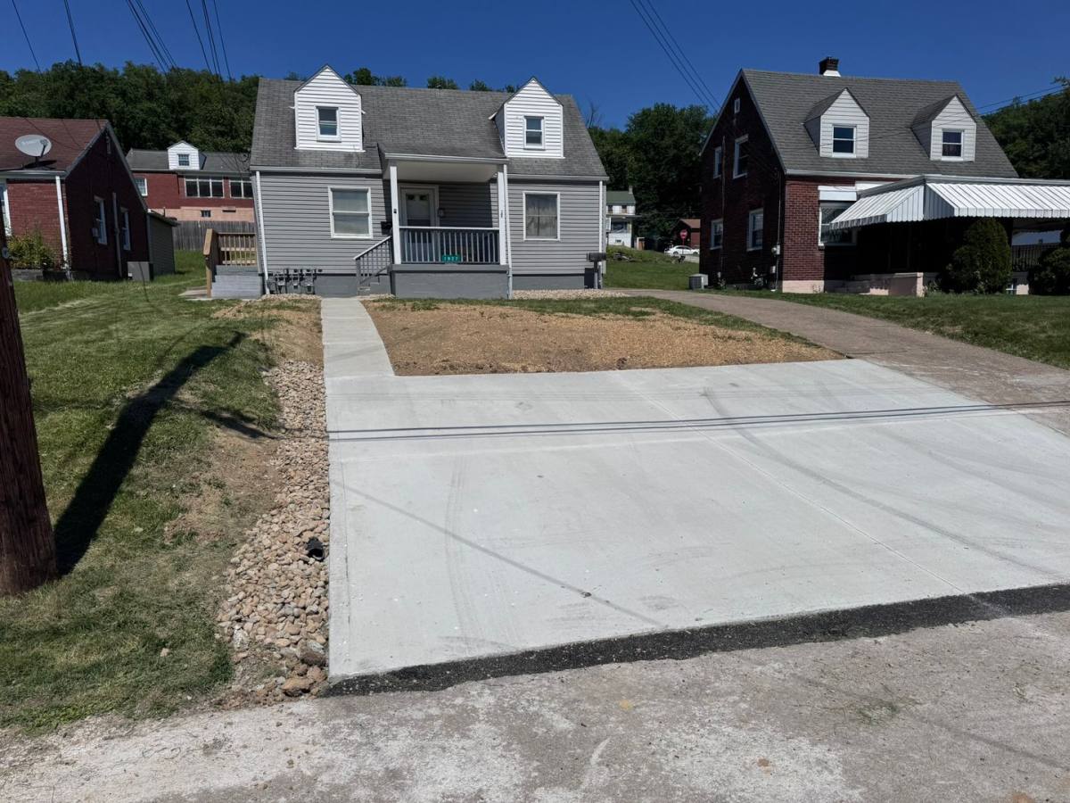 Apartment for rent at 1827 California Ave, McKeesport, PA 15131