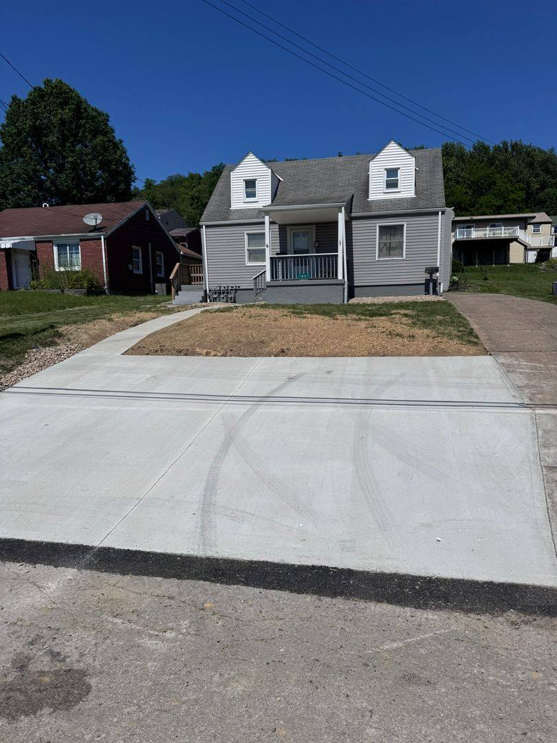 Apartment for rent at 1827 California Ave, McKeesport, PA 15131