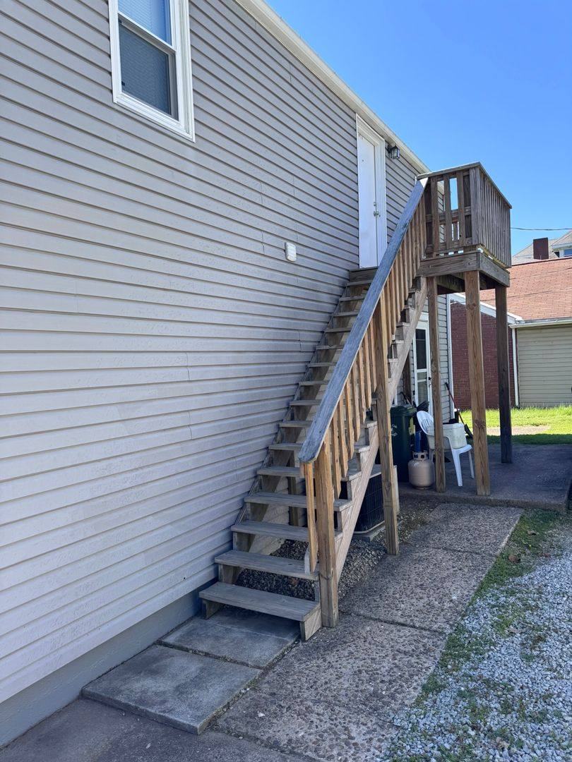 Apartment for rent at 1827 California Ave, McKeesport, PA 15131