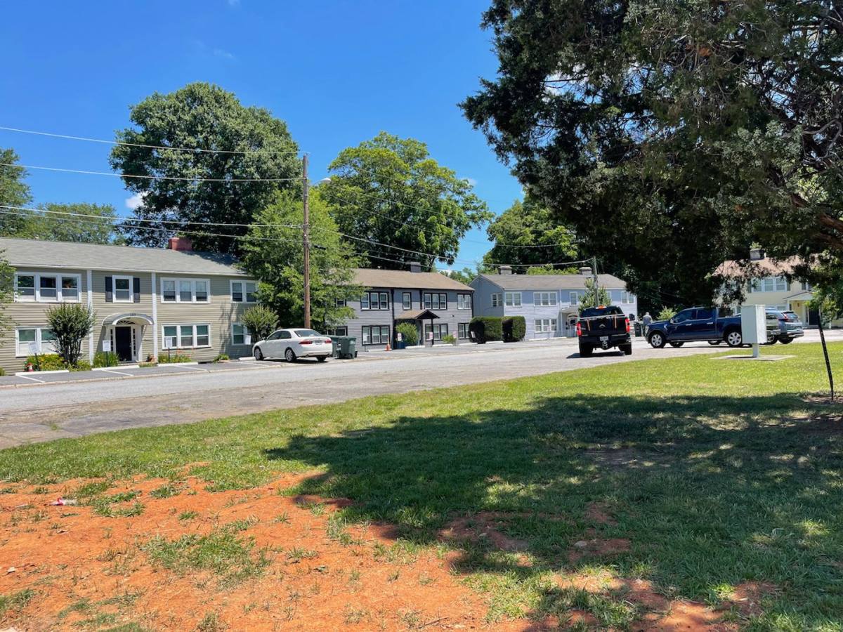 Apartment for rent at 587 Colonial Circle SE, Marietta, GA 30060
