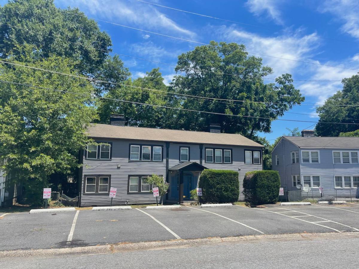 Apartment for rent at 587 Colonial Circle SE, Marietta, GA 30060