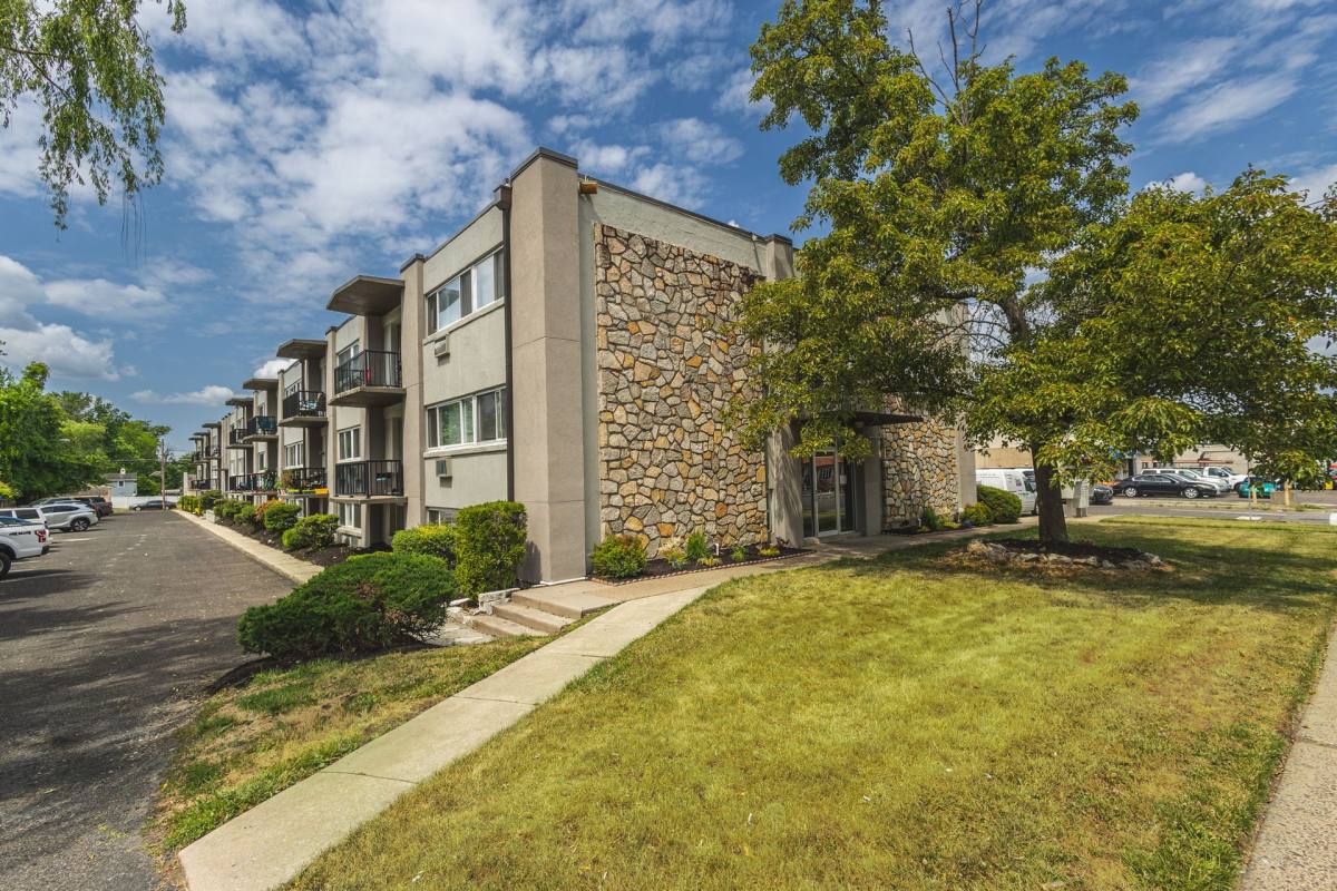Apartment for rent at 309 N White Horse Pike, Somerdale, NJ 08083