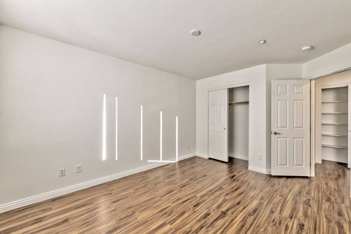 Townhouse for rent at 10096 Sunset Palisades Way, Las Vegas, NV 89183
