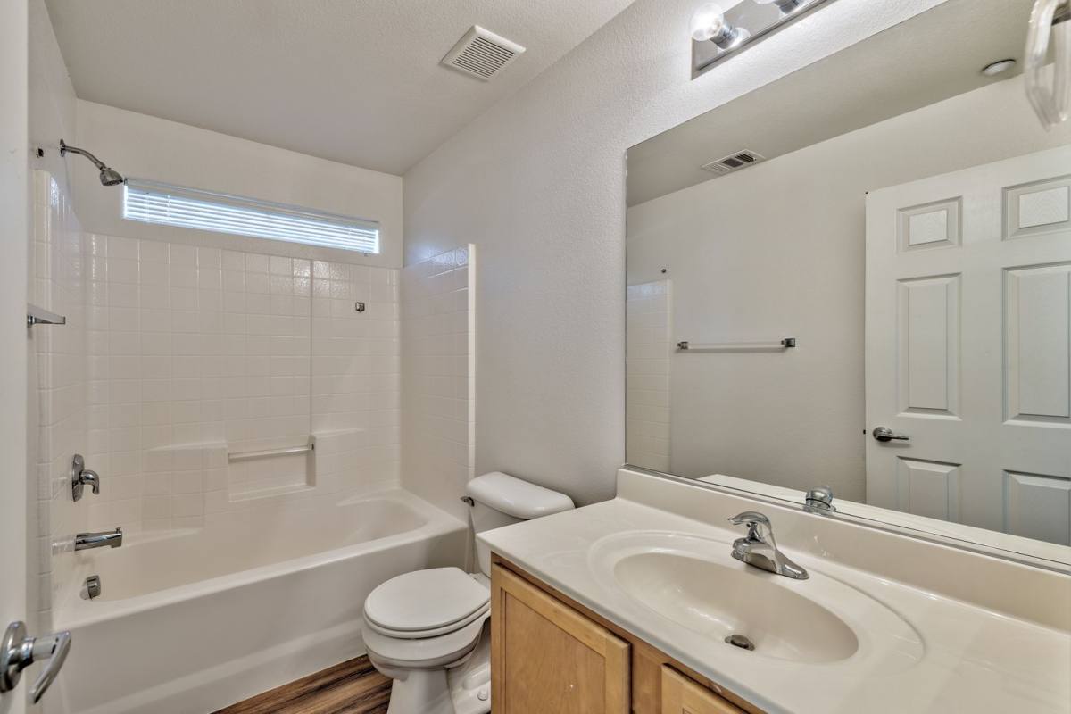Townhouse for rent at 10096 Sunset Palisades Way, Las Vegas, NV 89183