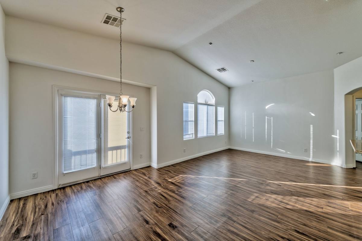 Townhouse for rent at 10096 Sunset Palisades Way, Las Vegas, NV 89183