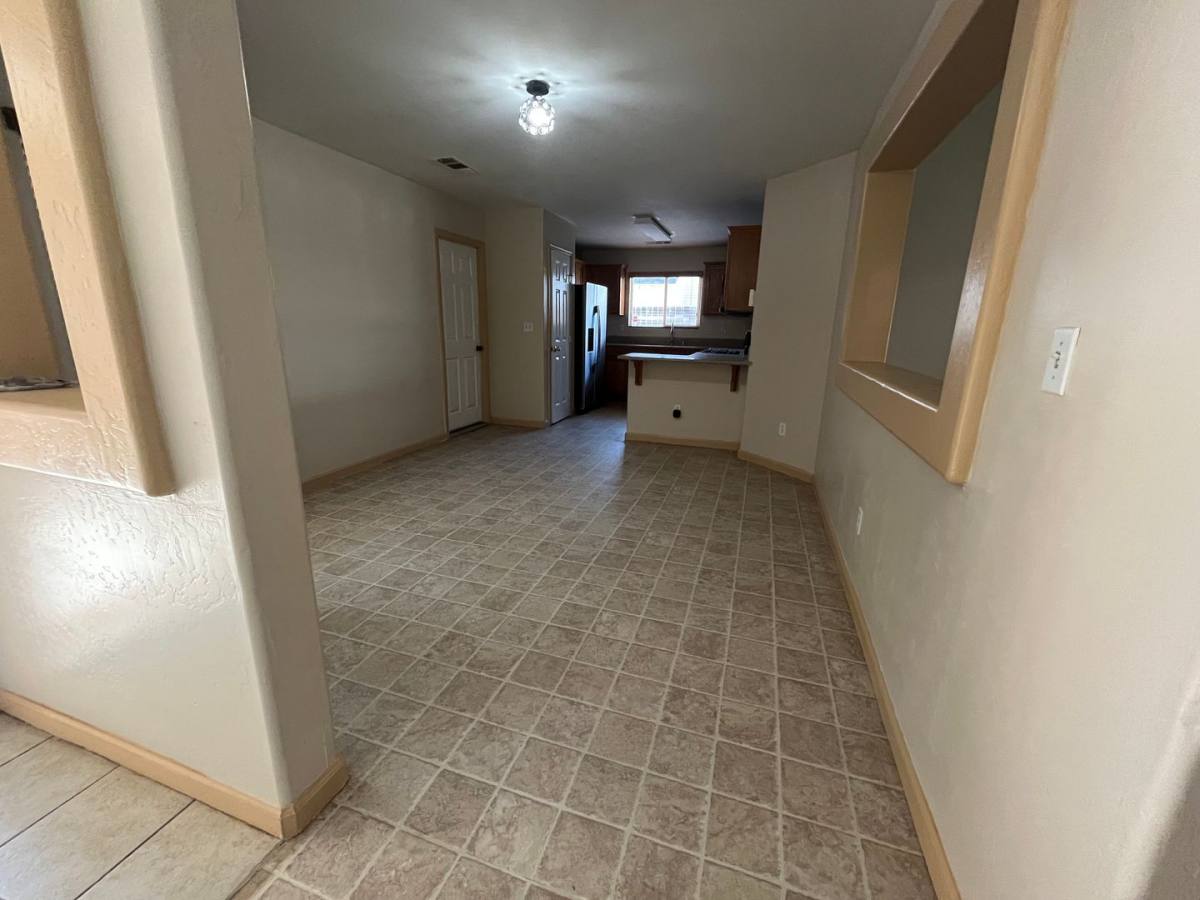 House for rent at 1030 S Vista St, Visalia, CA 93292