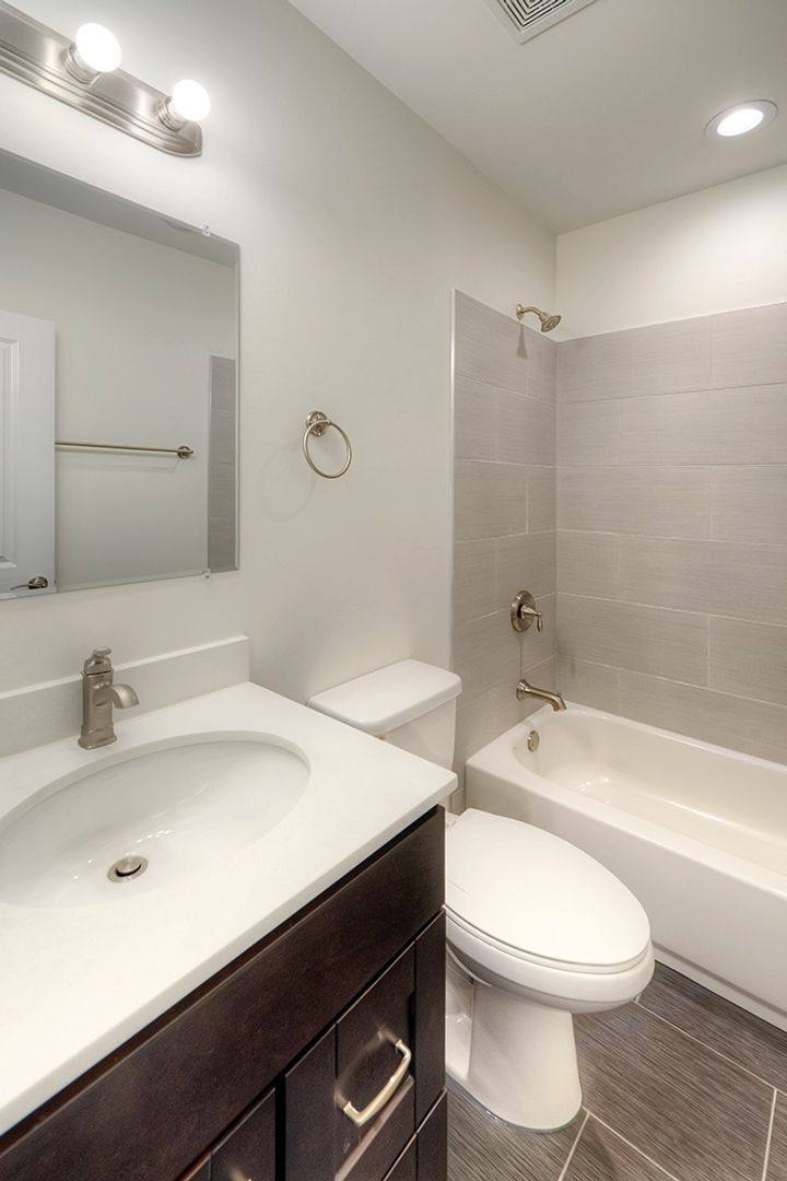 Apartment for rent at 1532 W Chicago Ave, Chicago, IL 60642