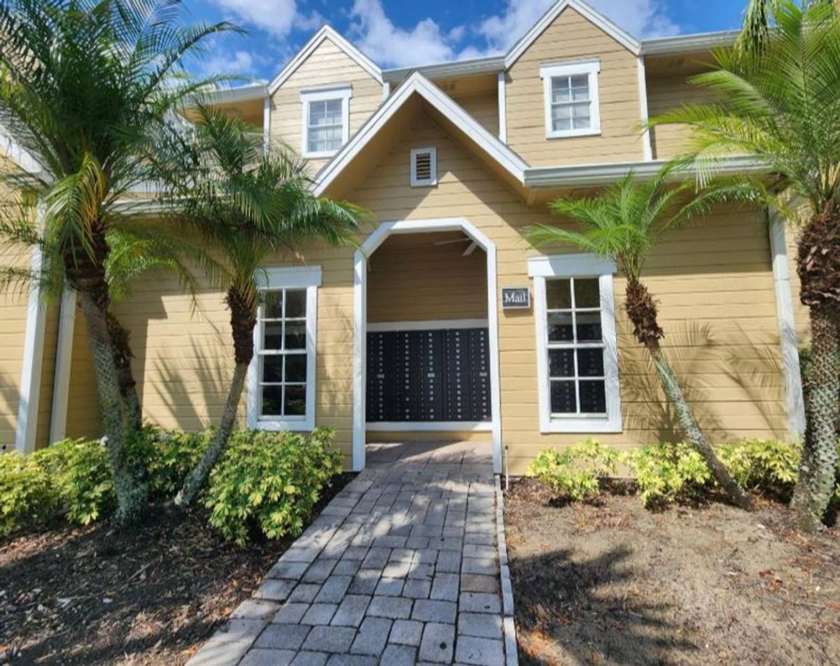 Apartment for rent at 1017 S Hiawassee Rd, Orlando, FL 32835