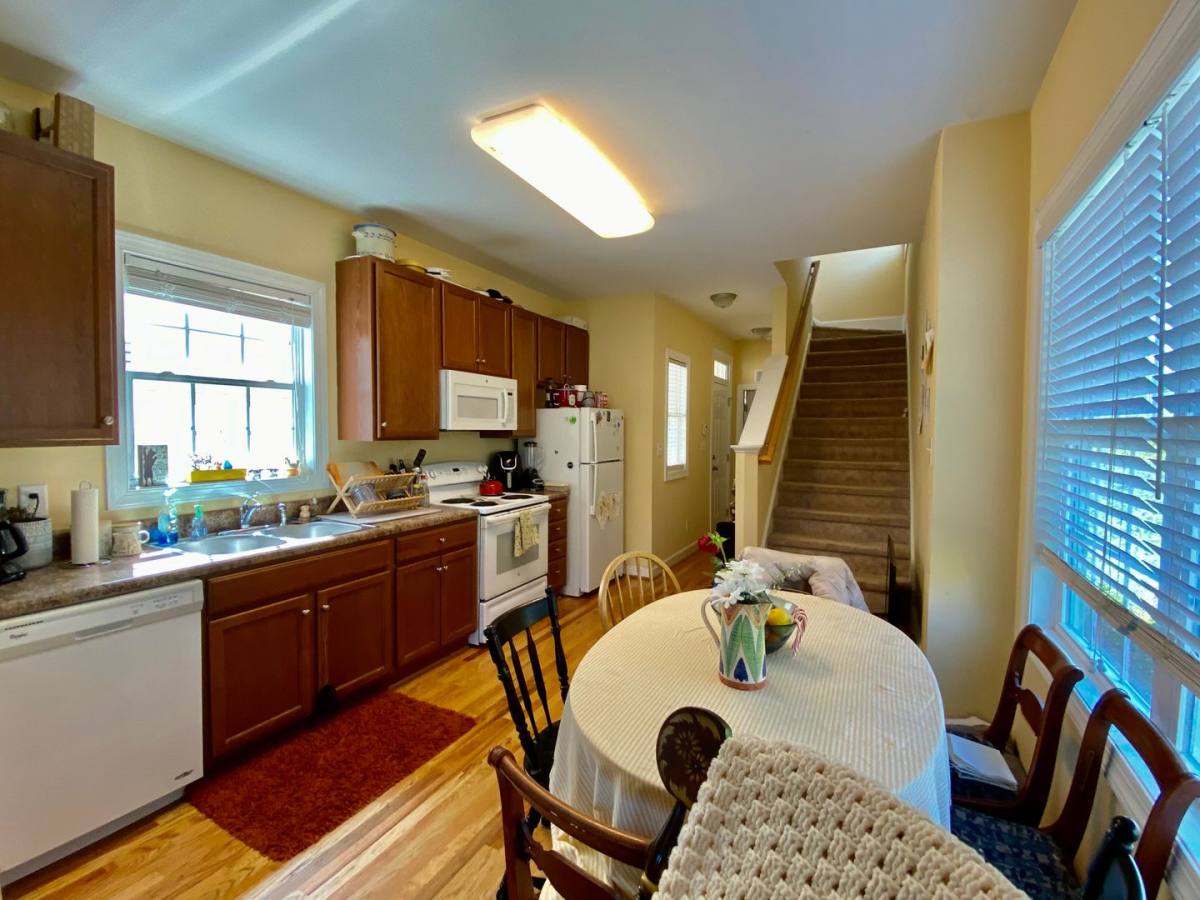 House for rent at 3925 Lexington Dr, Raleigh, NC 27606
