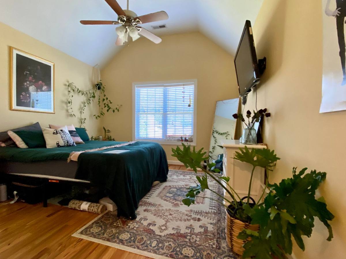 House for rent at 3925 Lexington Dr, Raleigh, NC 27606