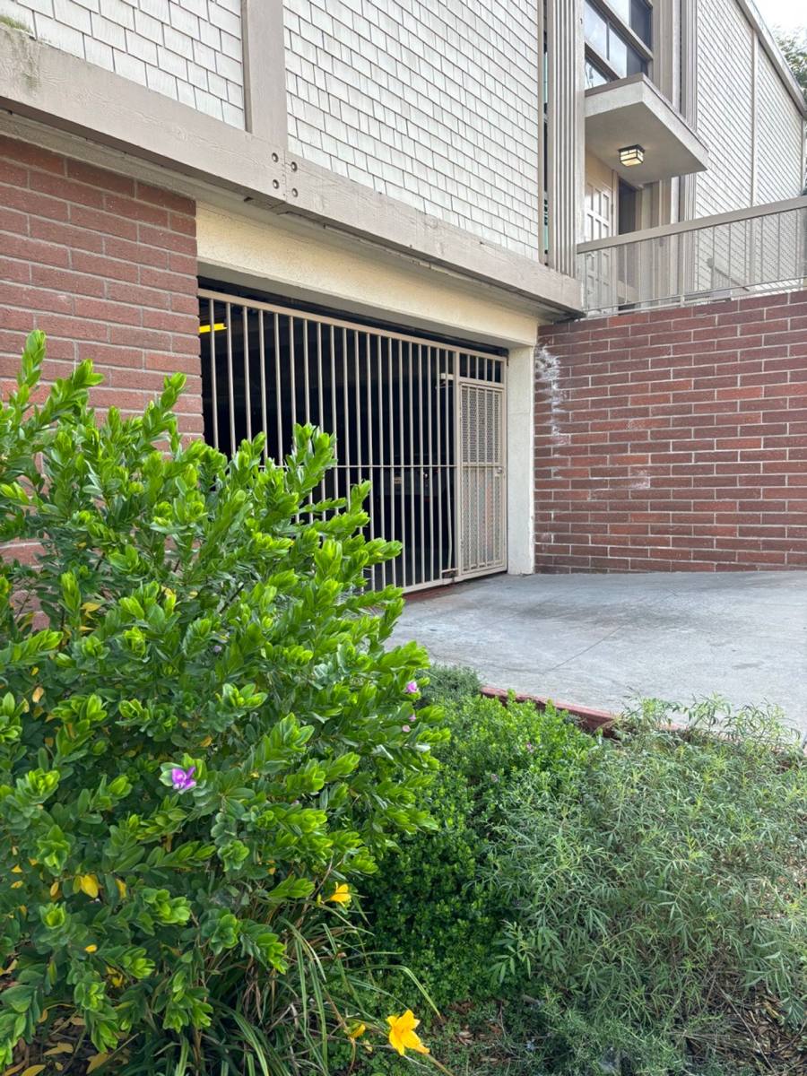 Apartment for rent at 432 11th St, Hermosa Beach, CA 90254