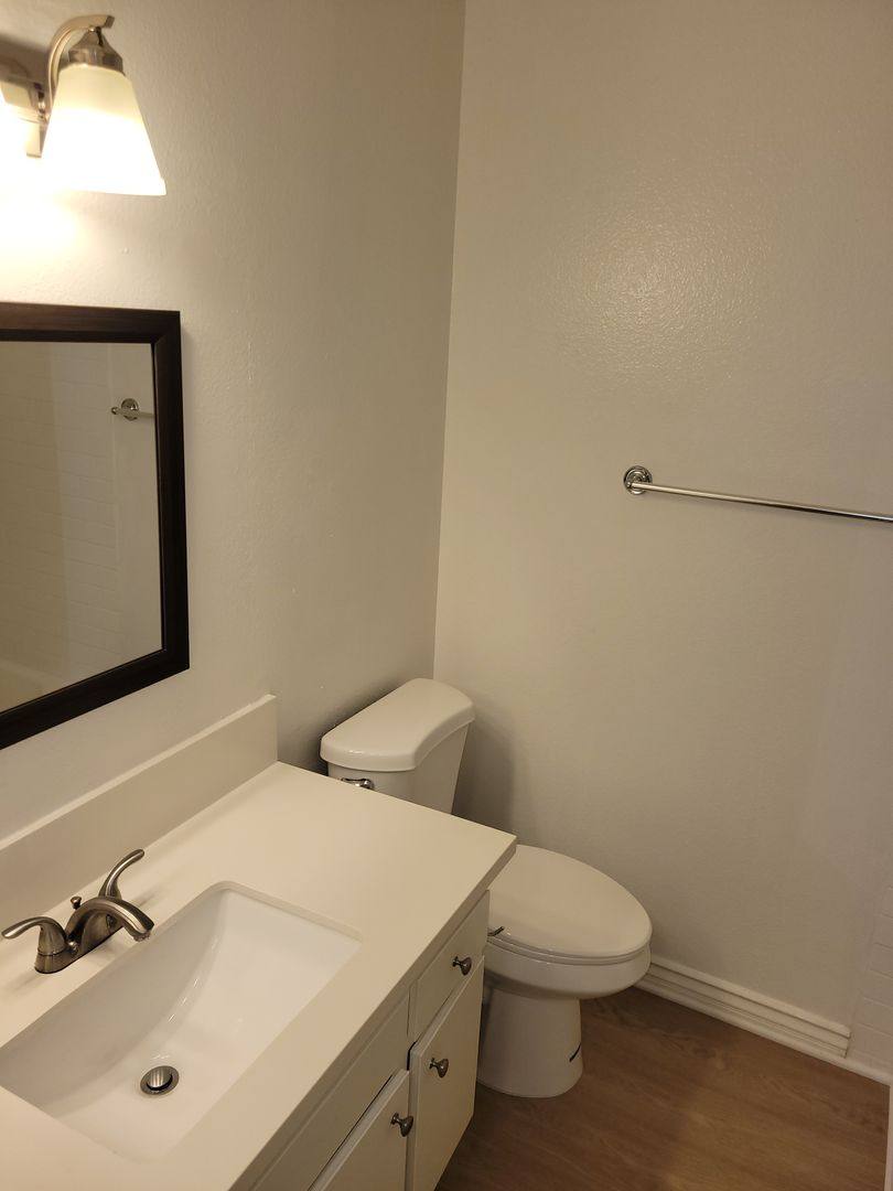 Apartment for rent at 432 11th St, Hermosa Beach, CA 90254