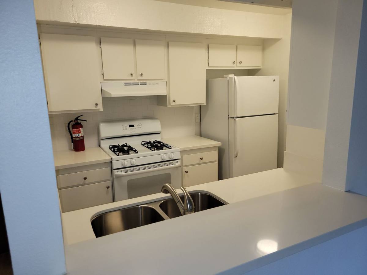 Apartment for rent at 432 11th St, Hermosa Beach, CA 90254
