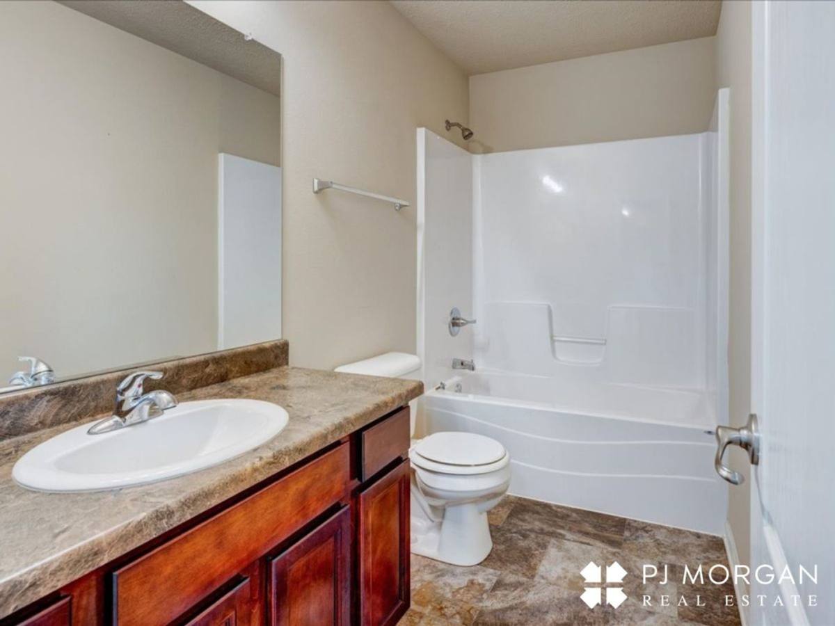 House for rent at 18726 Birchwood Ave, Omaha, NE 68135