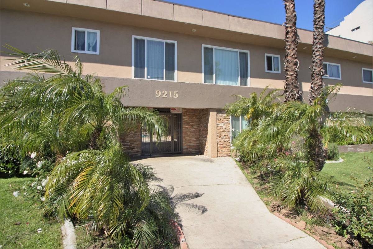 Apartment for rent at 9215 Sepulveda Blvd, North Hills, CA 91343