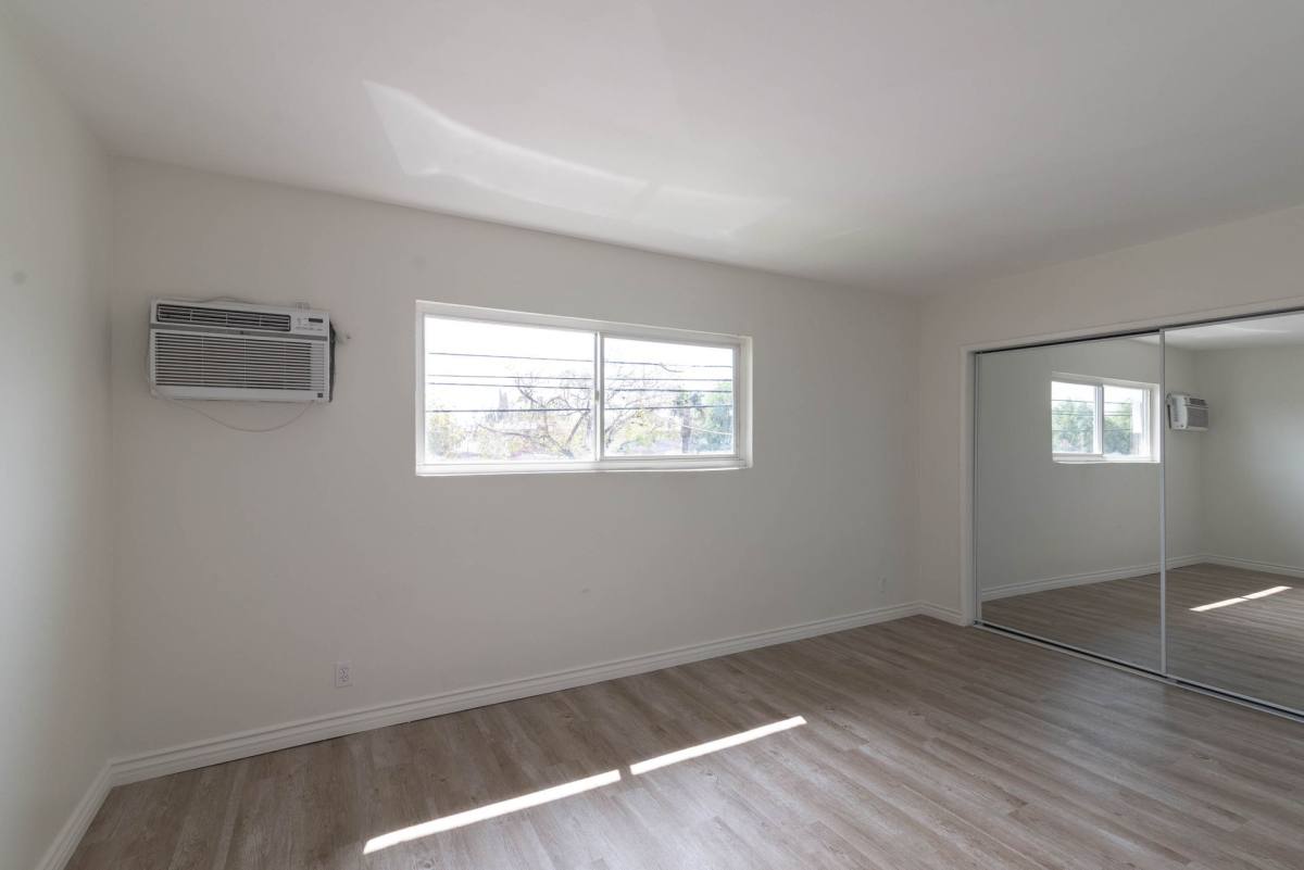 Apartment for rent at 9215 Sepulveda Blvd, North Hills, CA 91343