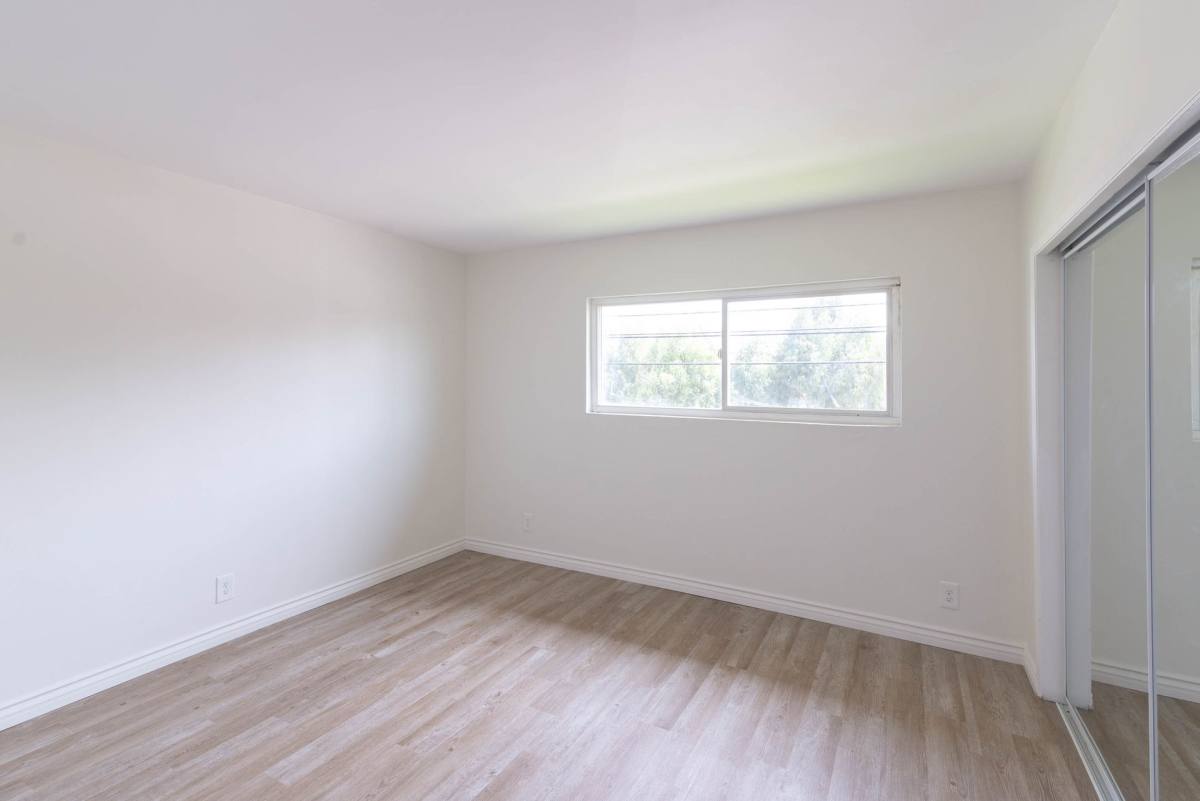 Apartment for rent at 9215 Sepulveda Blvd, North Hills, CA 91343
