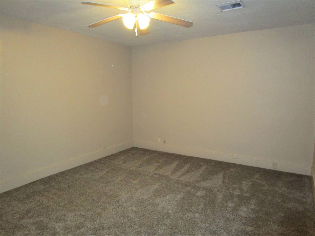 House for rent at 107 N 6th, Weatherford, OK 73096