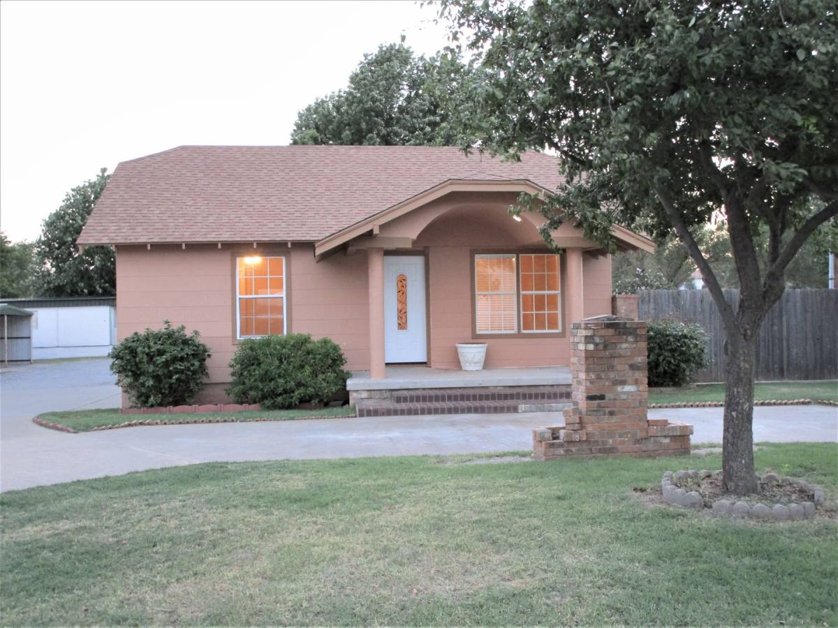 House for rent at 107 N 6th, Weatherford, OK 73096
