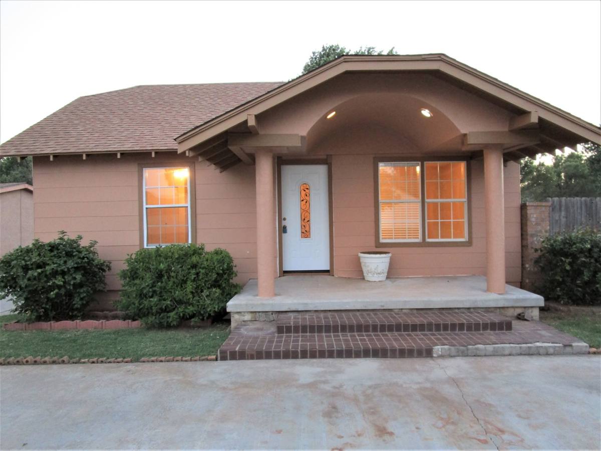 House for rent at 107 N 6th, Weatherford, OK 73096