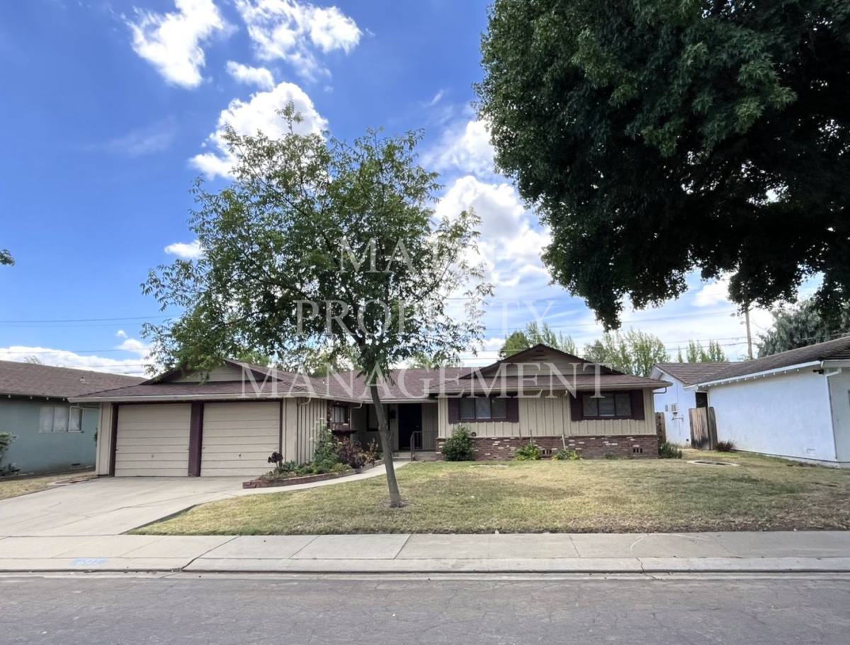 House for rent at 1701 Linwood Dr, Modesto, CA 95350