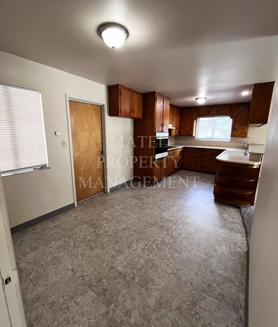 House for rent at 1701 Linwood Dr, Modesto, CA 95350