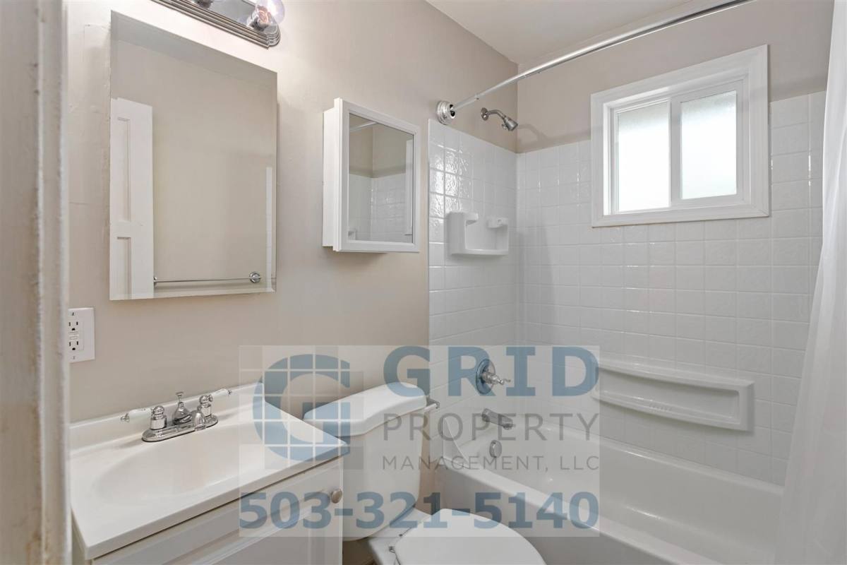 House for rent at 1108 Grand Blvd, Vancouver, WA 98661