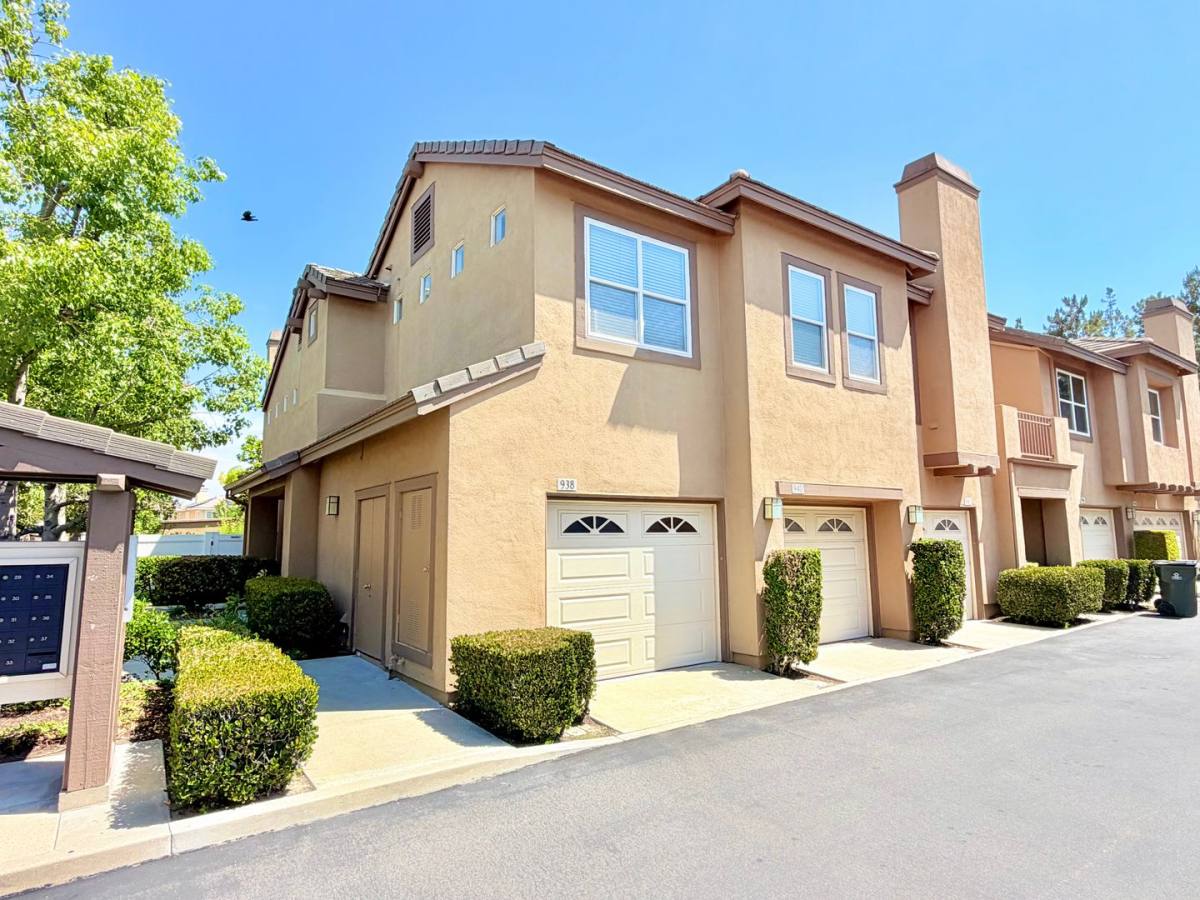 Condo for rent at 938 Country Glen Way, Anaheim, CA 92808