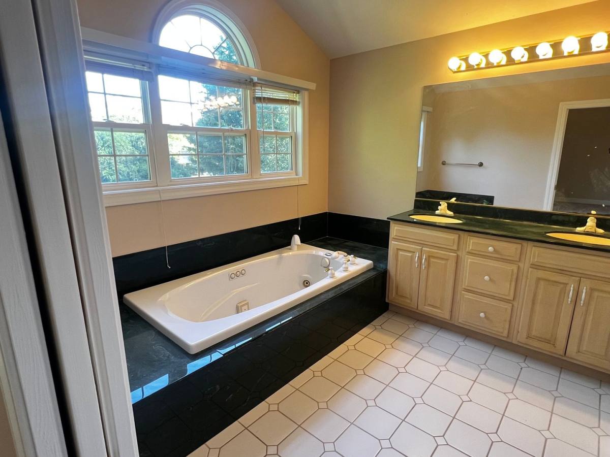 House for rent at 2708 Bayhill Dr, Champaign, IL 61822
