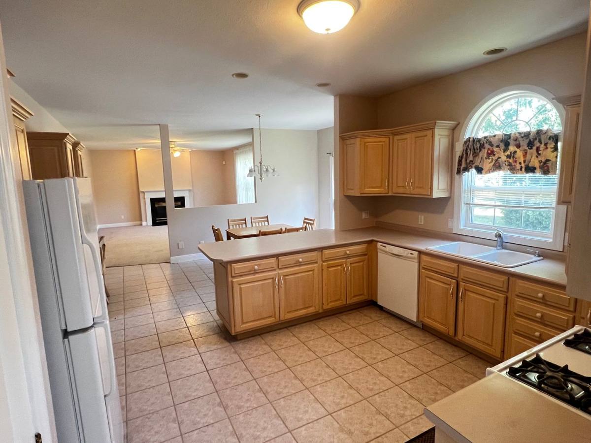 House for rent at 2708 Bayhill Dr, Champaign, IL 61822