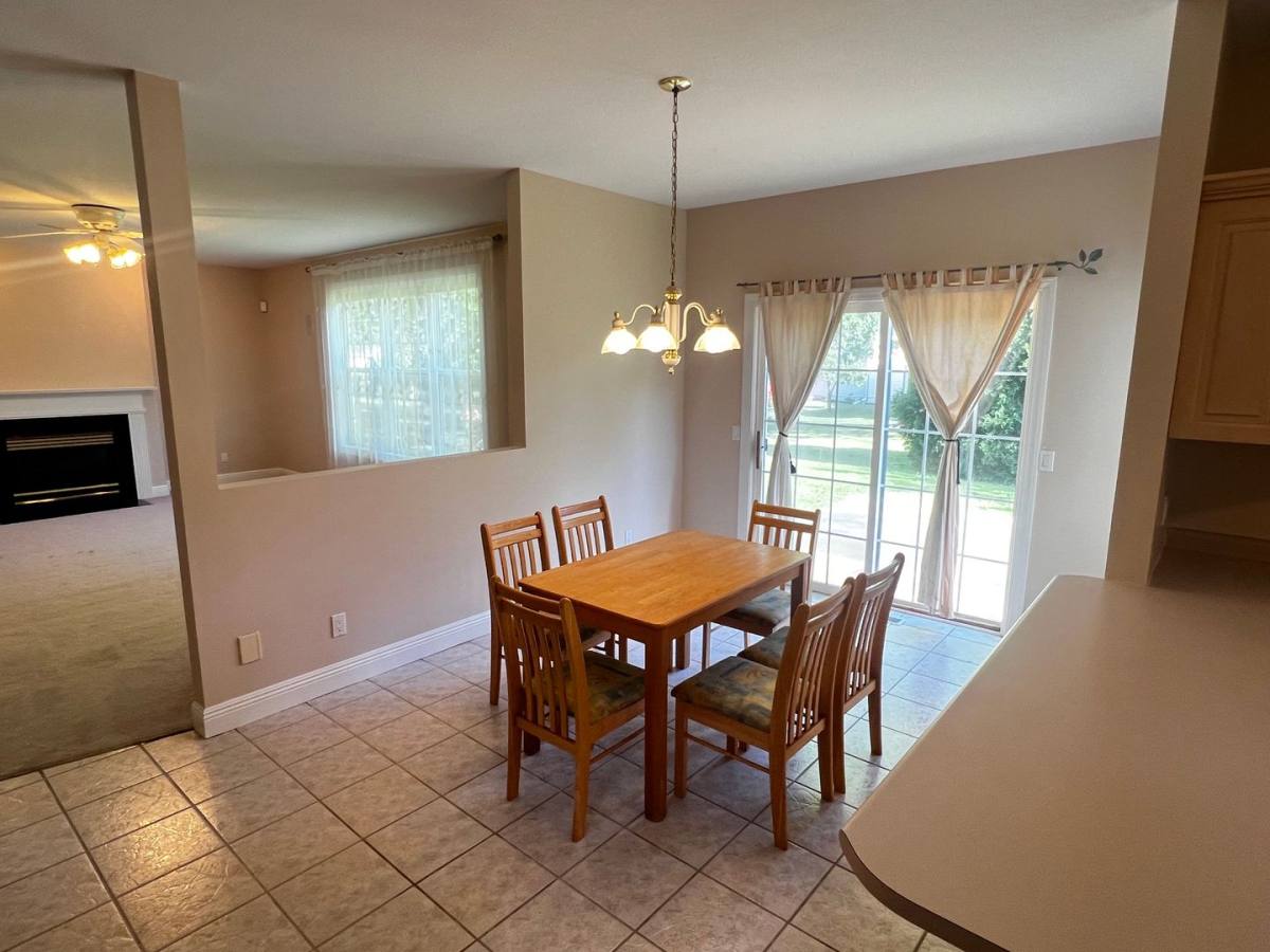 House for rent at 2708 Bayhill Dr, Champaign, IL 61822