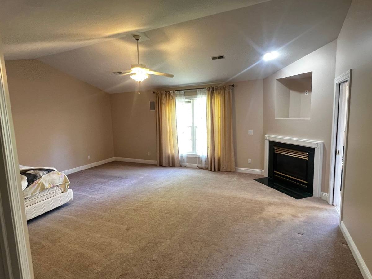House for rent at 2708 Bayhill Dr, Champaign, IL 61822