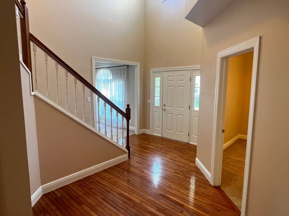 House for rent at 2708 Bayhill Dr, Champaign, IL 61822