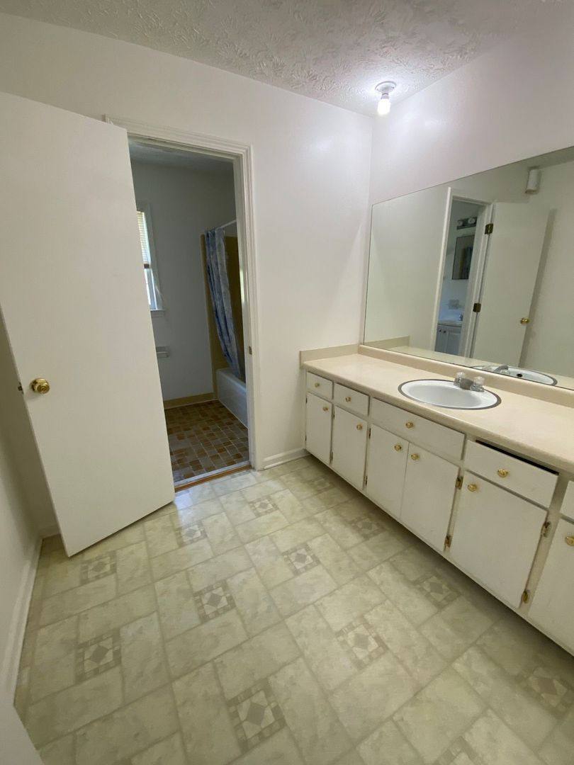House for rent at 651 Oneta Dr, Norcross, GA 30093