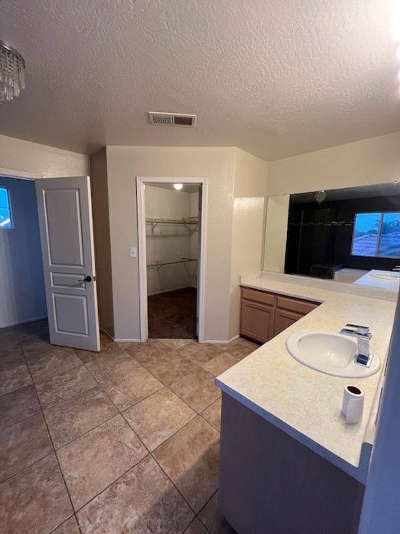 House for rent at 11515 Presidential Rd, Bakersfield, CA 93312