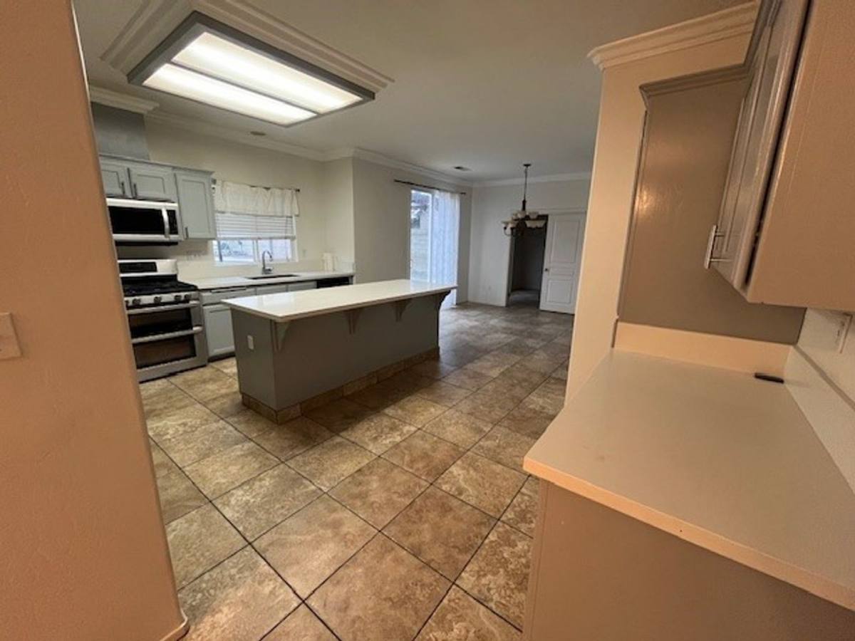 House for rent at 11515 Presidential Rd, Bakersfield, CA 93312