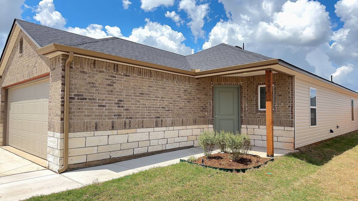 House for rent at 3605 Maggie Rd, Mustang, OK 73064