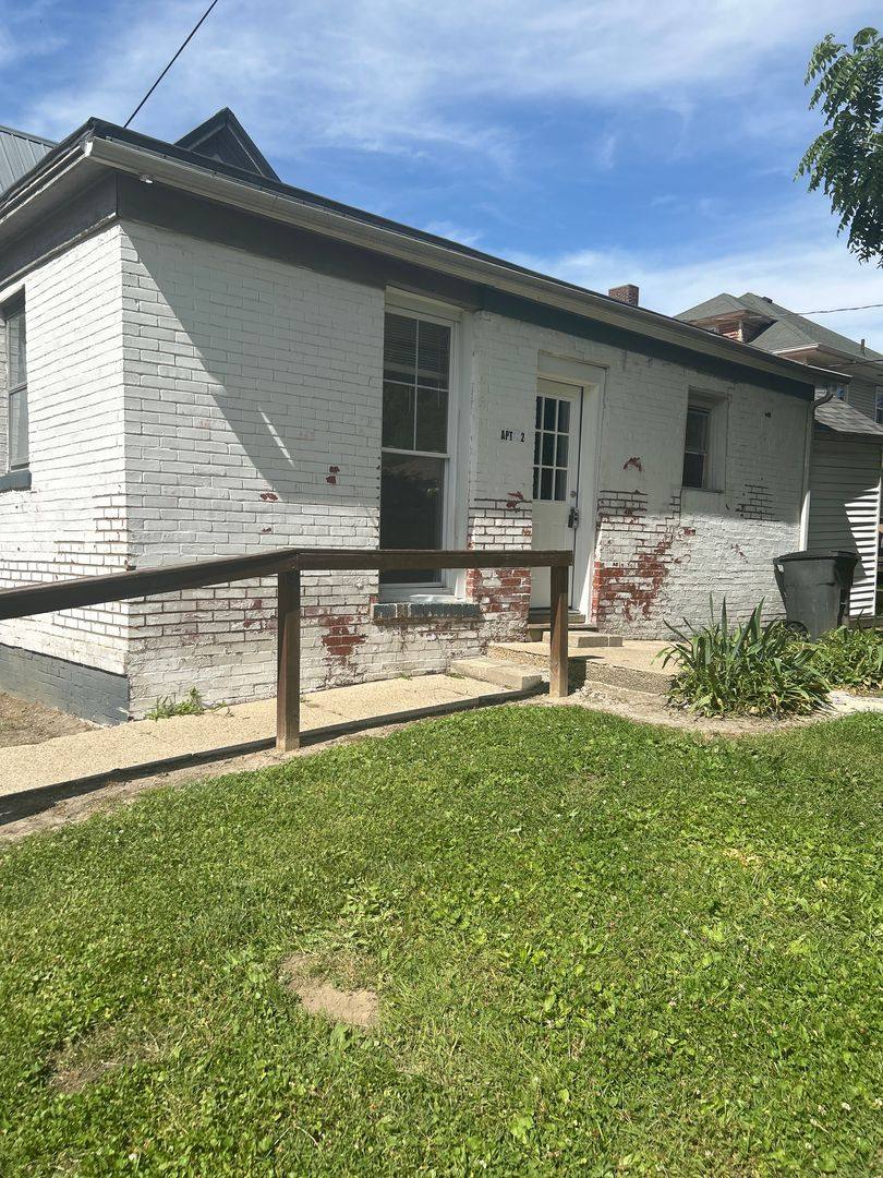 Apartment for rent at 215 W Pike St, Crawfordsville, IN 47933